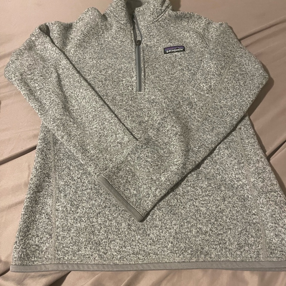 Patagonia Women's Better Sweater® 1/4-Zip Fleece
- great condition (logo on arm)